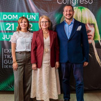 Carmen María Solares, Carmen Reyes y Rolando Solares presentan la 23.ª edición del Congreso Belleza Total en Guatemala